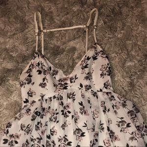 HOLLISTER BABYDOLL FLORAL DRESS